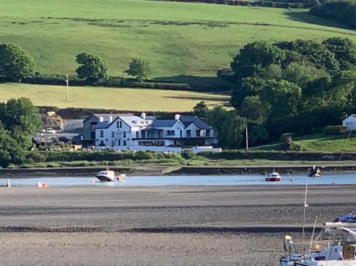 The Teifi Waterside Hotel Cardigan Bagian luar foto