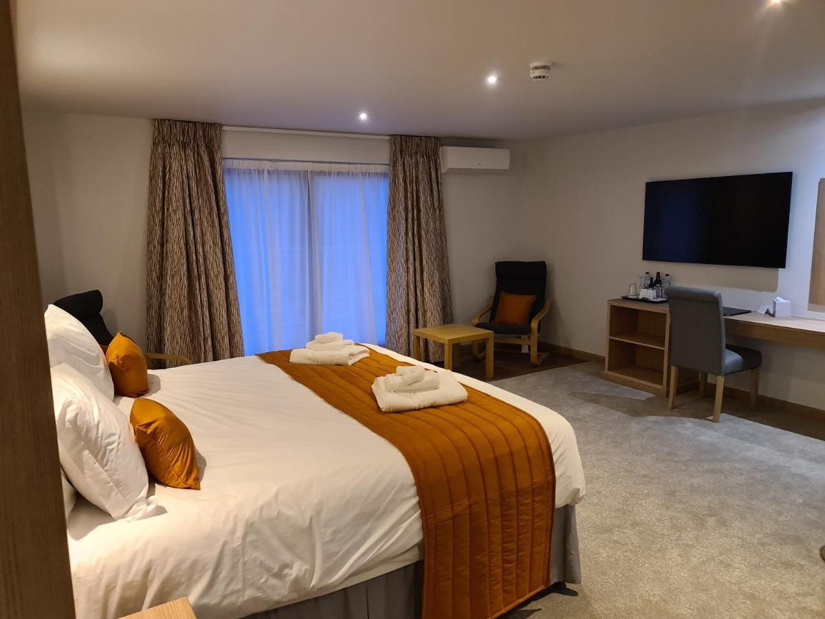 The Teifi Waterside Hotel Cardigan Bagian luar foto