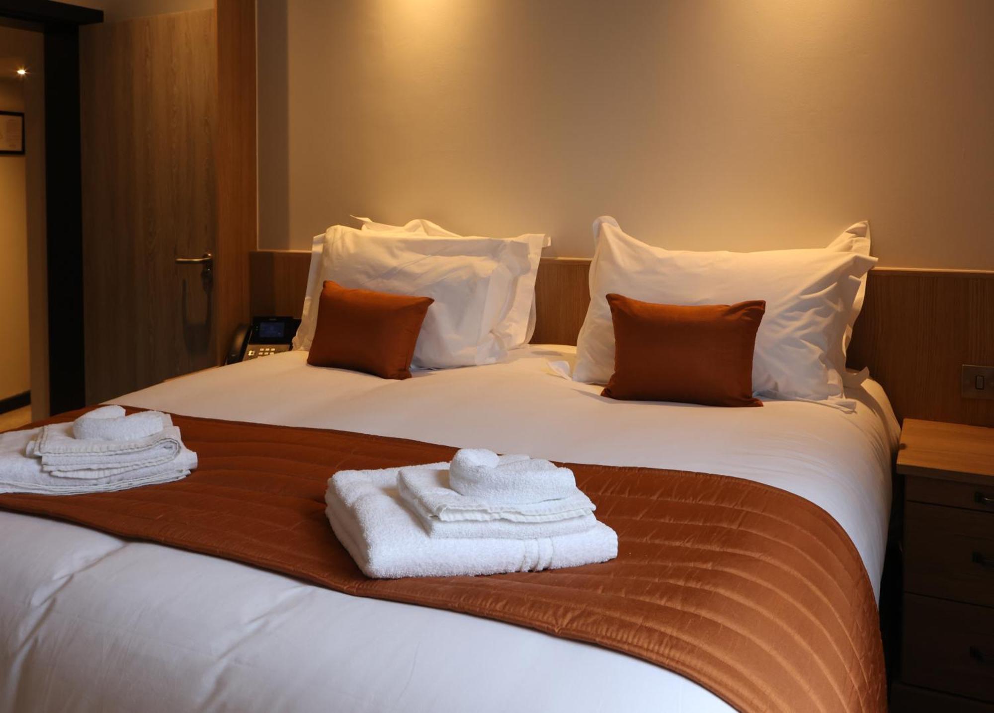 The Teifi Waterside Hotel Cardigan Ruang foto
