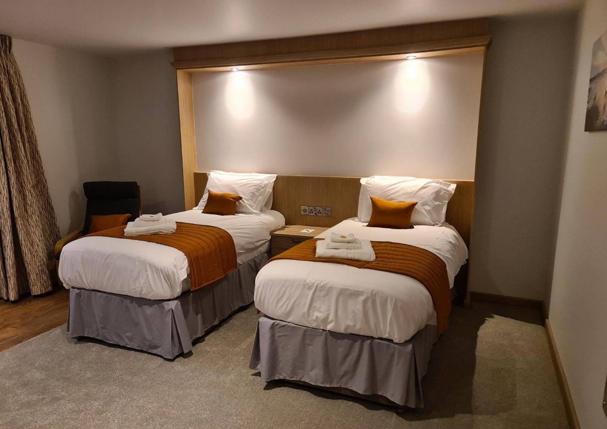 The Teifi Waterside Hotel Cardigan Bagian luar foto