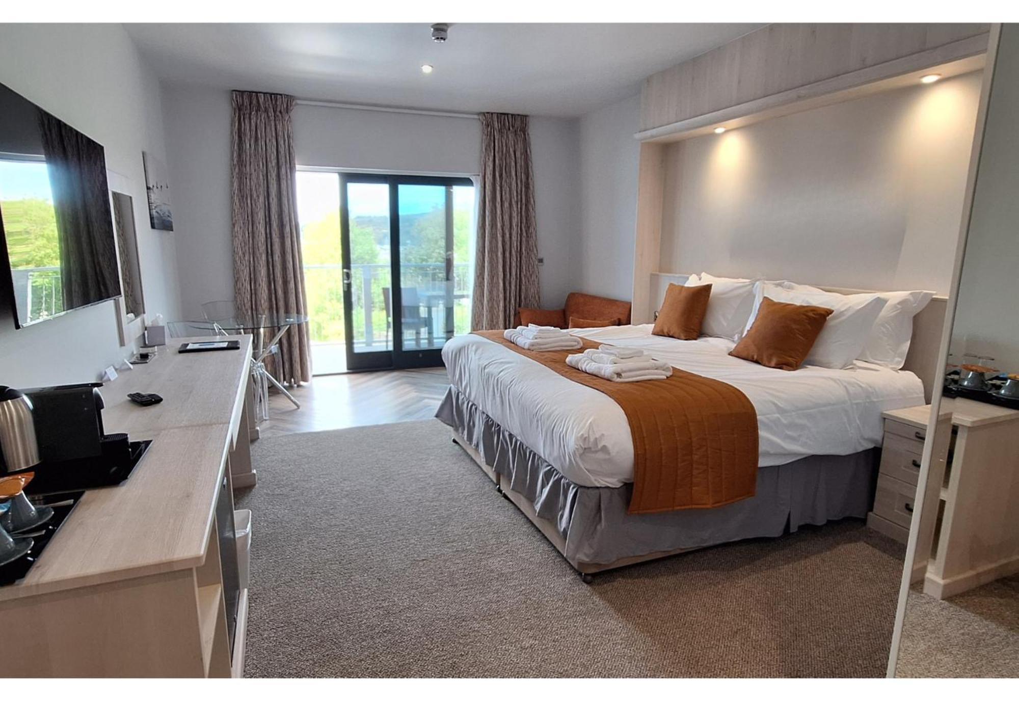 The Teifi Waterside Hotel Cardigan Bagian luar foto