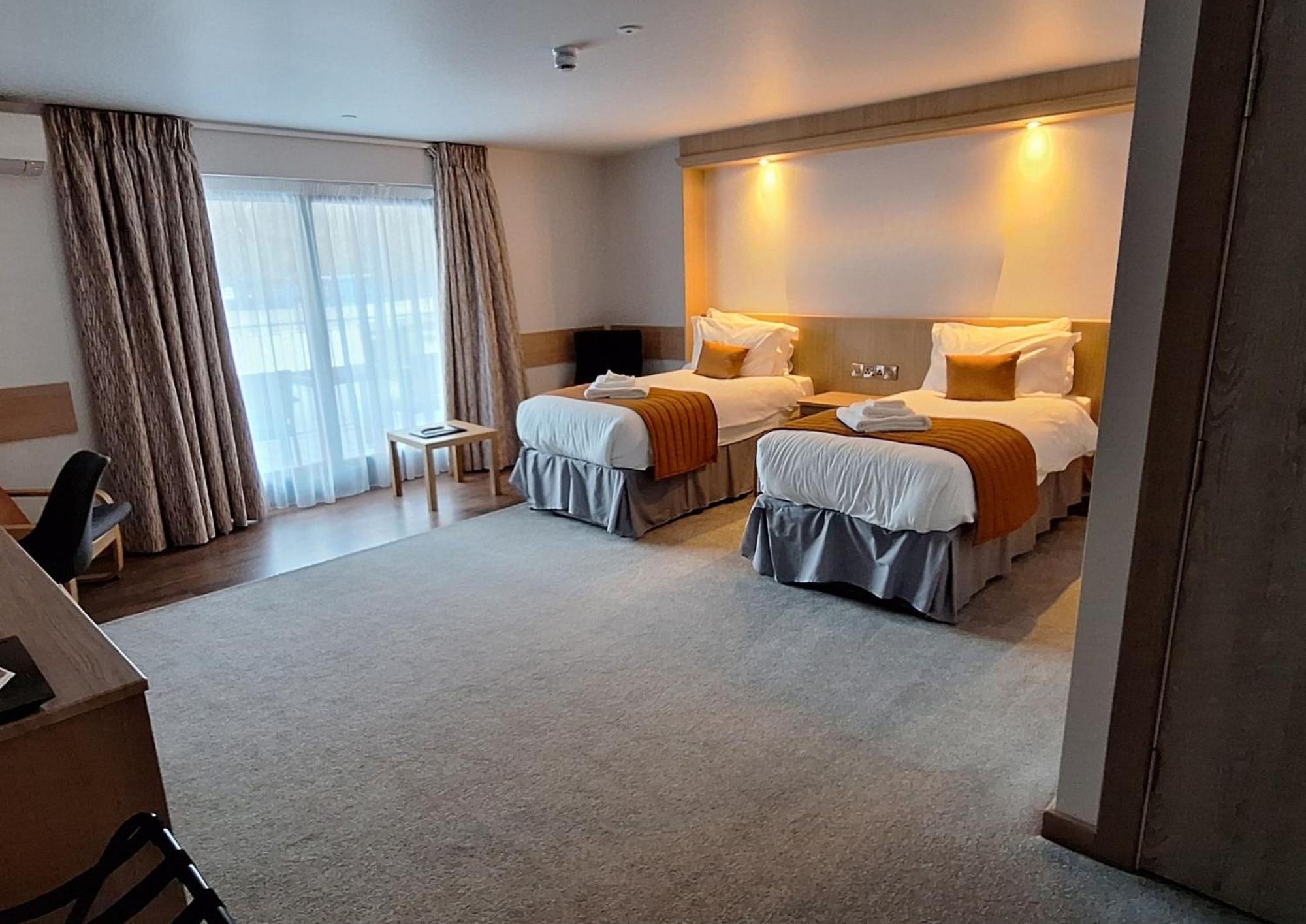 The Teifi Waterside Hotel Cardigan Bagian luar foto